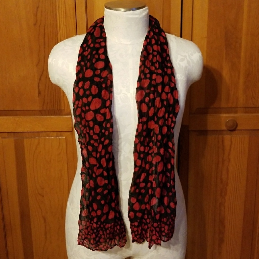 🐣Black & red scarf